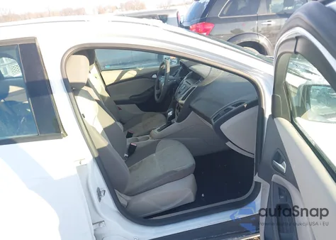 2012 Ford Focus Se z USA, uszkodzony, nr VIN 1FAHP3F26CL283036